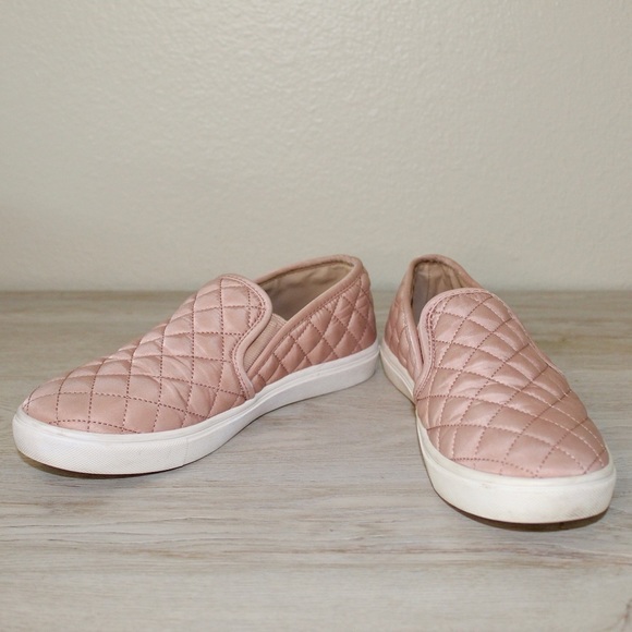 Steve Madden Shoes - 𝅺STEVE Madden Pink Ecntrcqt Quilted Slip On Sneakers - Size 8